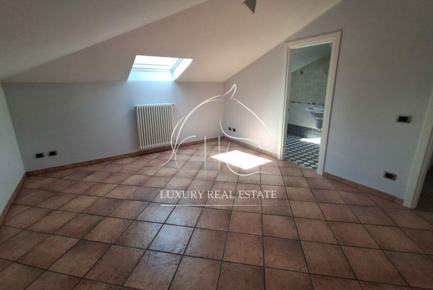 WhatsApp Image 2026-04-08 at 12.10.59 (4)