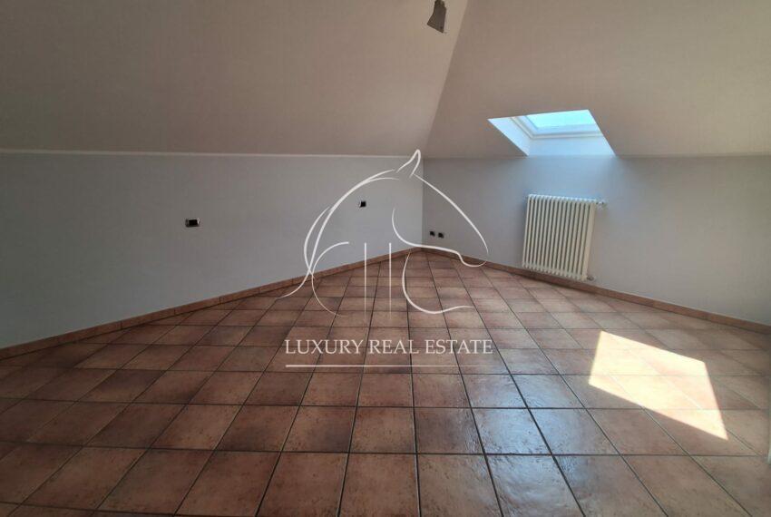 WhatsApp Image 2026-04-08 at 12.10.59 (5)